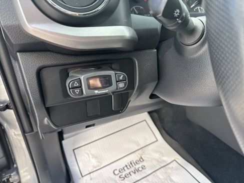 Used 2017 Toyota Tacoma SR5 w/ Tow Package AWD/4WD image 18