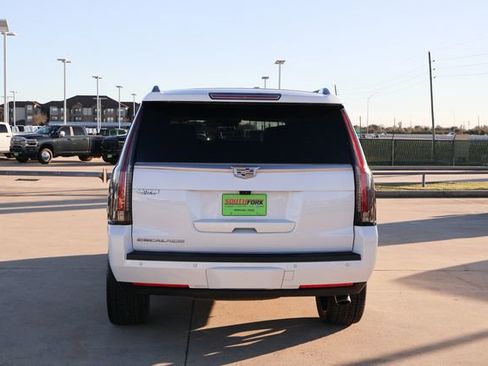 Used 2020 Cadillac Escalade Luxury image 5