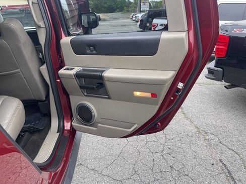 Used 2003 HUMMER H2 w/ Preferred Equipment Group image 20