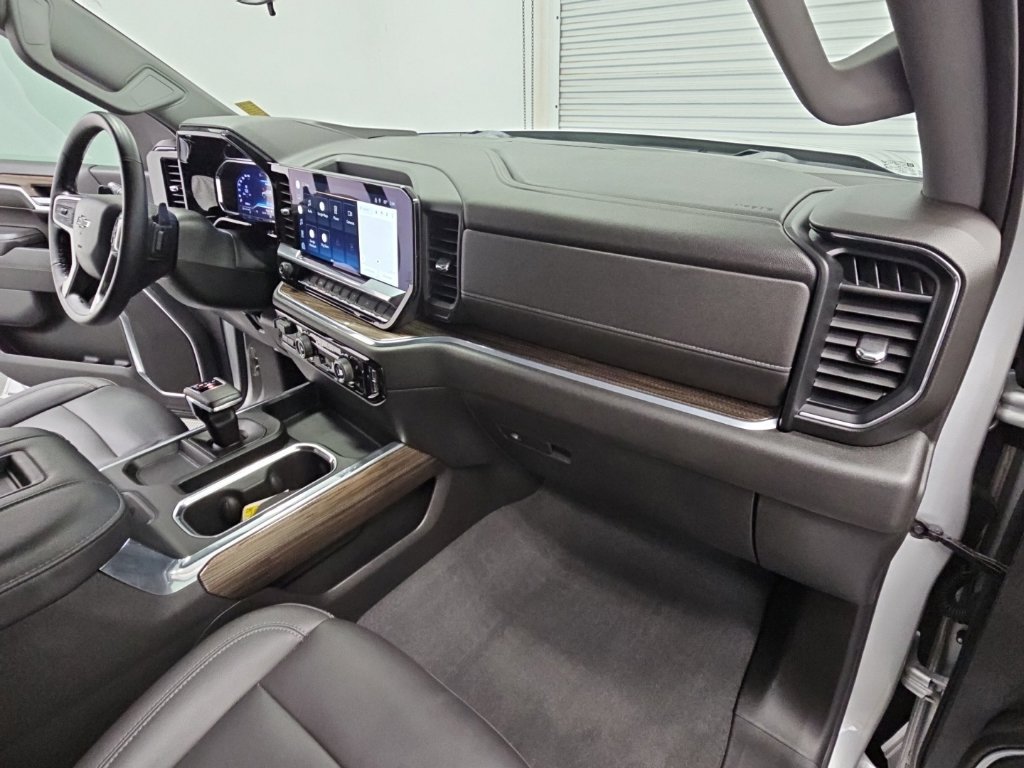 Used 2022 Chevrolet Silverado 1500 RST w/ Convenience Package II RWD image 37
