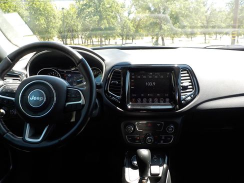 Used 2020 Jeep Compass Limited image 14