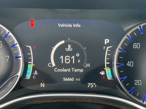 Used 2023 Chrysler Pacifica Pinnacle AWD/4WD image 32