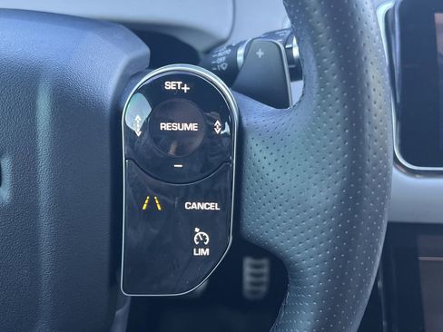 Used 2020 Land Rover Range Rover Evoque R-Dynamic SE image 9