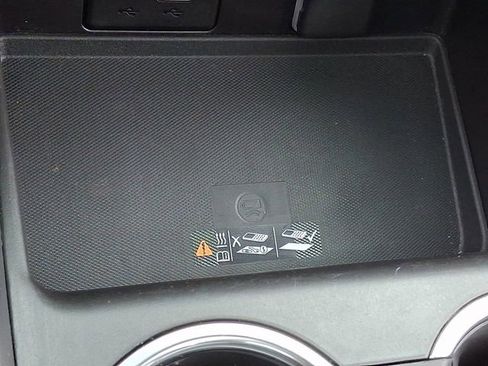 Used 2022 GMC Yukon AT4 image 27