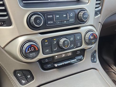 Used 2020 GMC Yukon Denali w/ Denali Premium Package AWD/4WD image 17