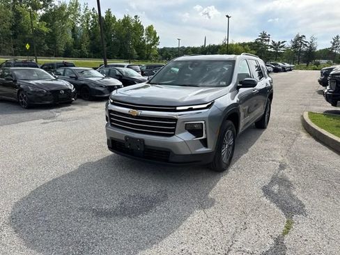 New 2026 Chevrolet Traverse LT w/ Driver Confidence Package AWD/4WD image 35
