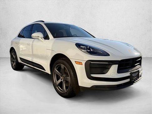 Used 2024 Porsche Macan image 8