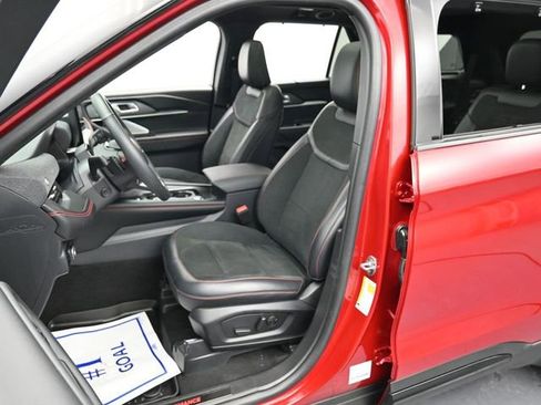 Used 2025 Ford Explorer ST image 11