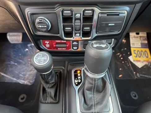 New 2025 Jeep Wrangler Unlimited Rubicon 4xe w/ Technology Group image 20