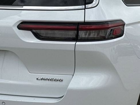 Used 2023 Jeep Grand Cherokee L Laredo image 6