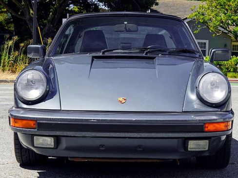 Used 1987 Porsche 911 Carrera RWD image 16