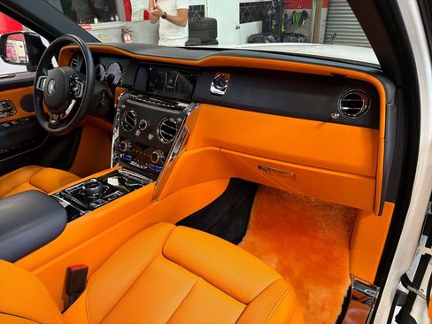 Used 2023 Rolls-Royce Cullinan AWD/4WD image 12