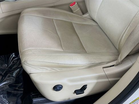 Used 2011 Jeep Grand Cherokee Limited w/ Luxury Group II image 26