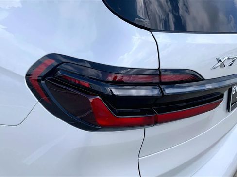 Used 2024 BMW X7 xDrive40i w/ M Sport Package image 28