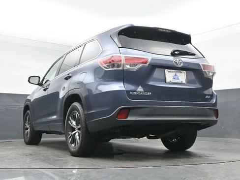 Used 2016 Toyota Highlander XLE FWD image 16