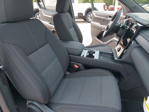 New 2025 GMC Acadia Elevation image 10