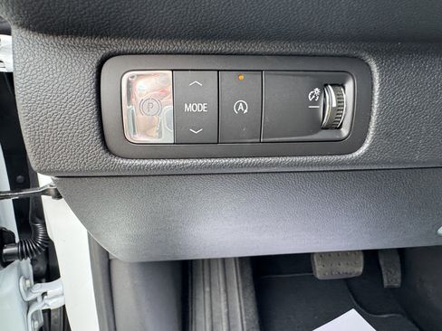 New 2026 Chevrolet Traverse LT w/ Driver Confidence Package image 15