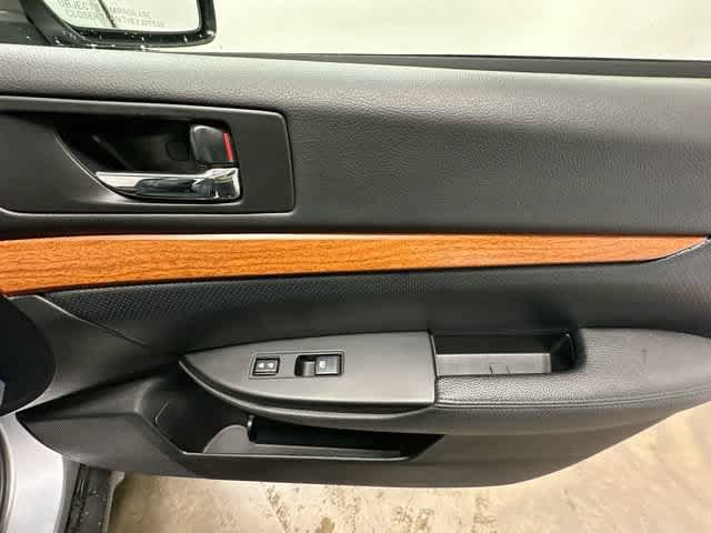 Used 2013 Subaru Outback 2.5i Limited AWD/4WD image 21