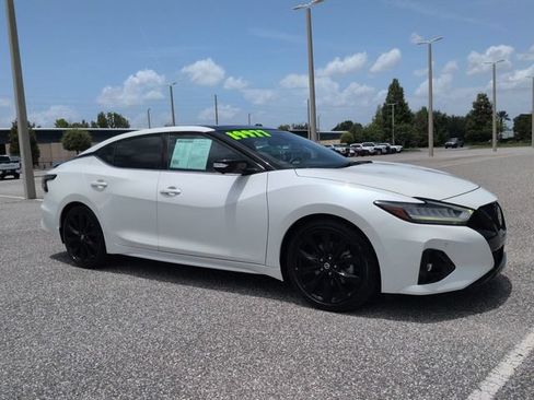 Used 2021 Nissan Maxima SR w/ Sport Mat Group FWD image 2