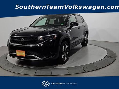 Certified 2024 Volkswagen Taos SE w/ Panoramic Sunroof Package image 1