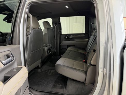Used 2024 Chevrolet Silverado 2500 ZR2 w/ Technology Package image 30