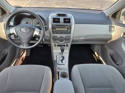 Used 2012 Toyota Corolla LE FWD image 19