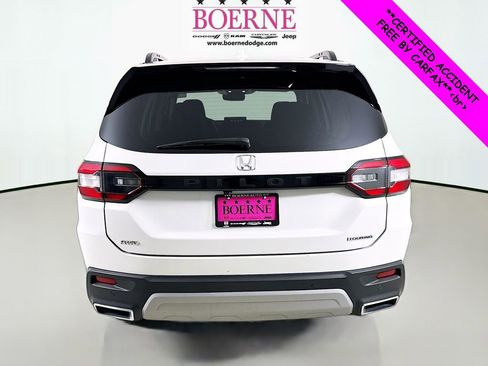 Used 2024 Honda Pilot Touring image 6
