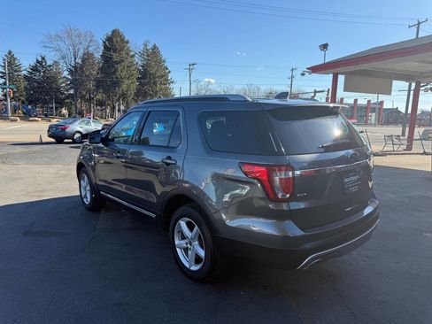 Used 2016 Ford Explorer XLT w/ Equipment Group 202A image 4