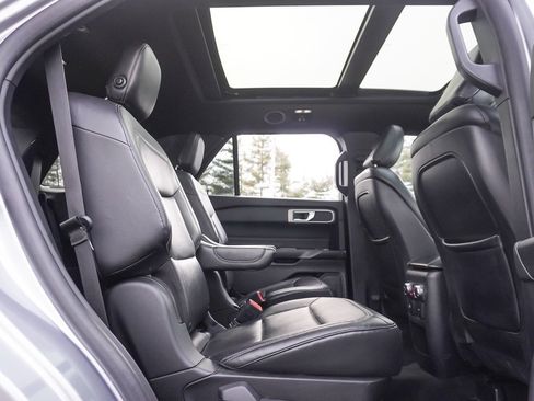 Used 2020 Ford Explorer XLT w/ Equipment Group 202A image 43