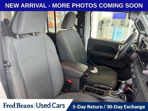Used 2025 Jeep Wrangler Unlimited Sahara image 6