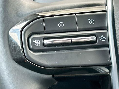 Used 2025 Chevrolet Colorado Trail Boss AWD/4WD image 35