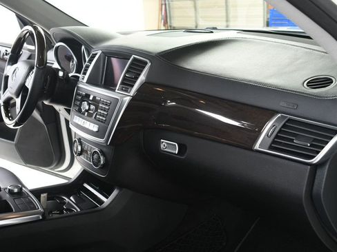 Used 2014 Mercedes-Benz GL 450 4MATIC image 27