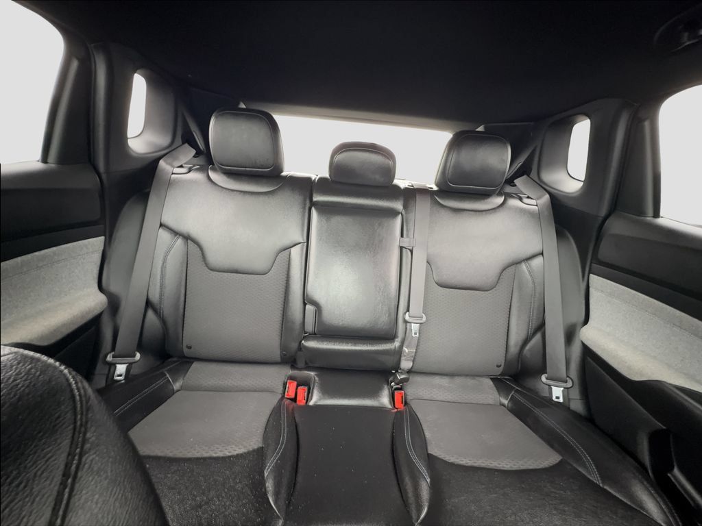 Used 2024 Jeep Compass Latitude AWD/4WD image 22