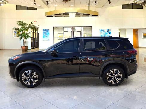 Used 2023 Nissan Rogue SV FWD image 8