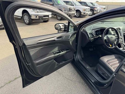 Used 2013 Ford Fusion SE image 24