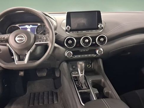 Used 2025 Nissan Sentra SV w/ All-Weather Package FWD image 9