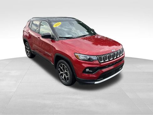 Used 2025 Jeep Compass Limited AWD/4WD image 9