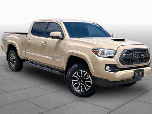 Used 2020 Toyota Tacoma TRD Sport w/ Technology Package AWD/4WD image 3