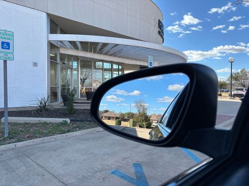 Used 2017 Toyota Camry LE image 31