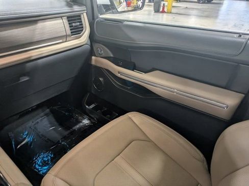 Used 2024 Ford Expedition Max Limited image 14