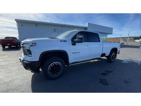 Used 2025 Chevrolet Silverado 3500 LTZ w/ Trail Boss Package AWD/4WD image 2