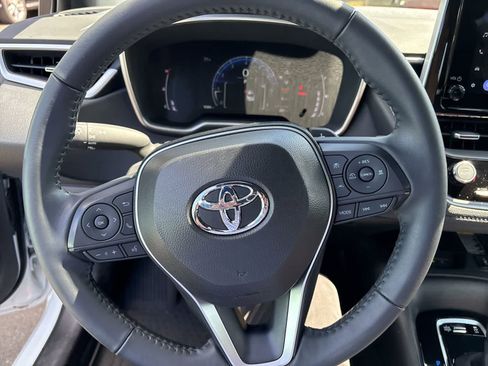 Used 2024 Toyota Corolla XSE FWD image 3