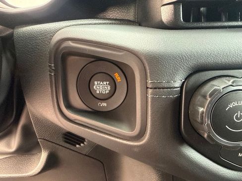 New 2026 Jeep Wrangler Unlimited Sahara AWD/4WD image 15