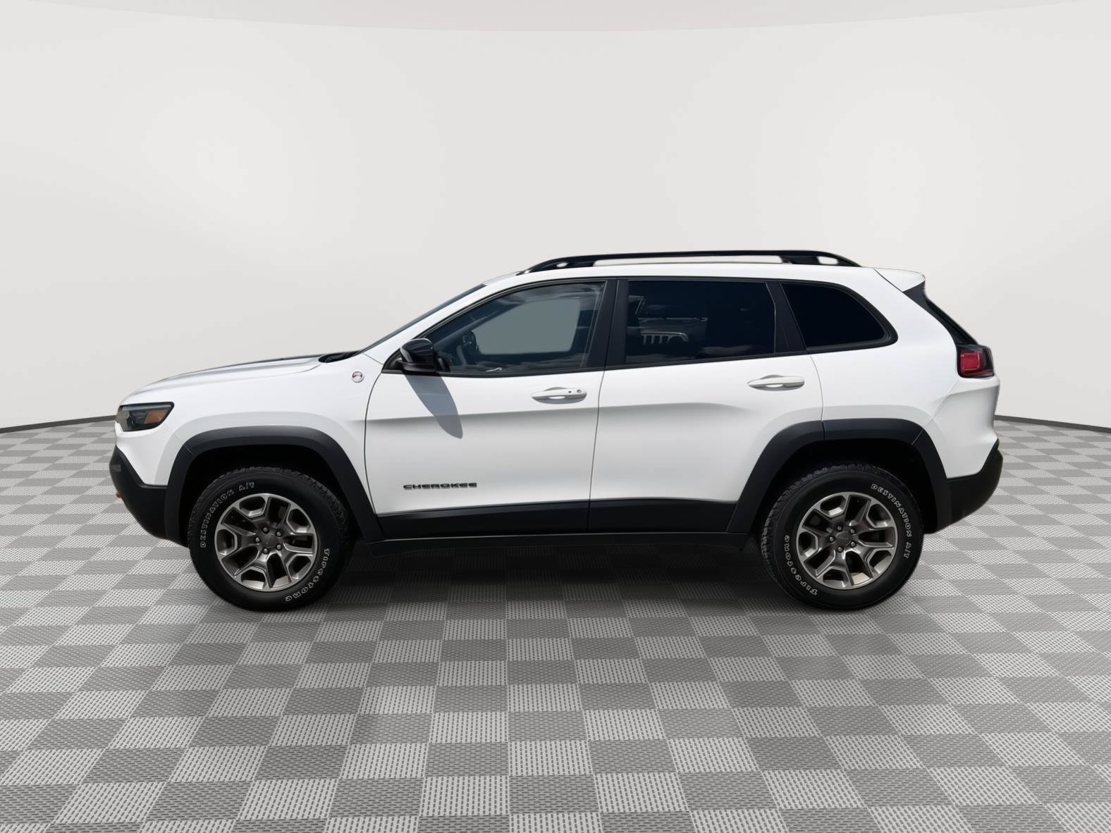 Used 2022 Jeep Cherokee Trailhawk w/ Sun, Sound & Nav Group AWD/4WD image 6