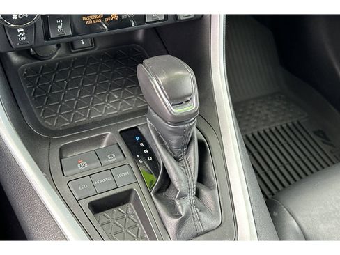 Certified 2022 Toyota RAV4 XLE Premium FWD image 24