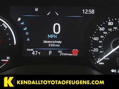 Used 2025 Toyota Sienna LE image 12