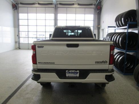 Used 2024 Chevrolet Silverado 2500 High Country w/ High Country Premium Package image 5