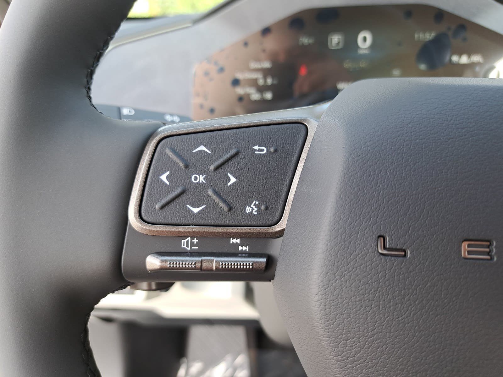 Used 2026 Lexus ES 500e w/ Convenience Package AWD/4WD image 18