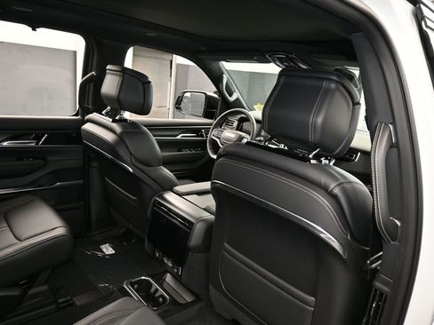 New 2026 Jeep Grand Wagoneer Summit image 42