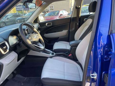 Used 2024 Hyundai Venue SEL FWD image 14